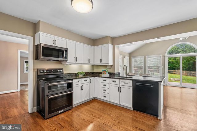6251 WOODFAIR DR, Fairfax Station, VA 22039