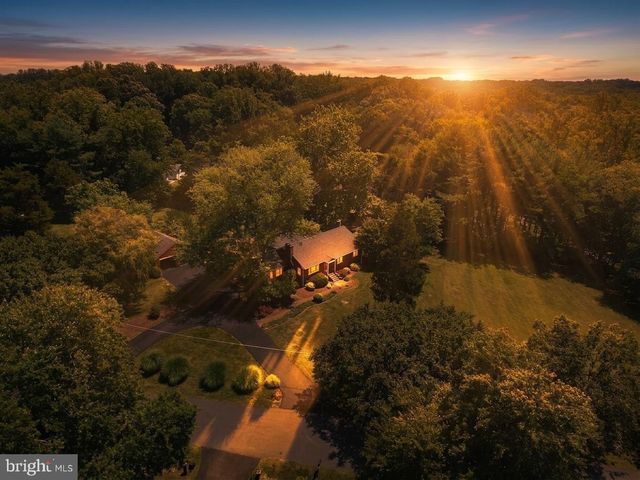 6251 WOODFAIR DR, Fairfax Station, VA 22039