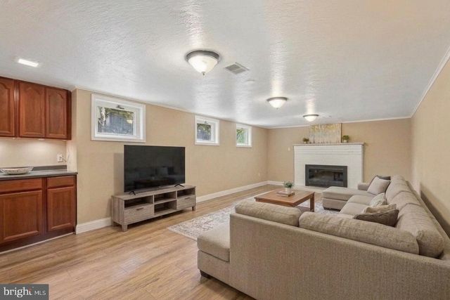 6251 WOODFAIR DR, Fairfax Station, VA 22039