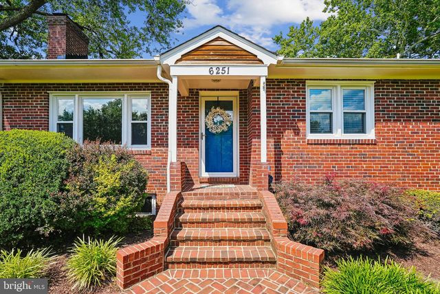 6251 WOODFAIR DR, Fairfax Station, VA 22039