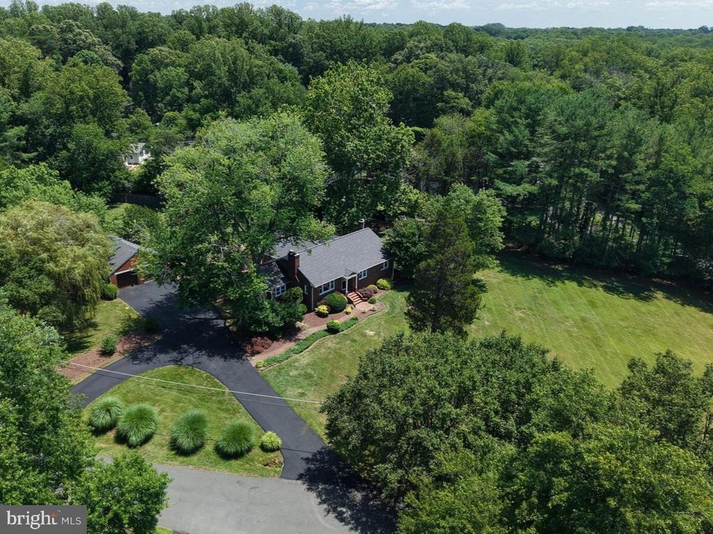6251 WOODFAIR DR, Fairfax Station, VA 22039