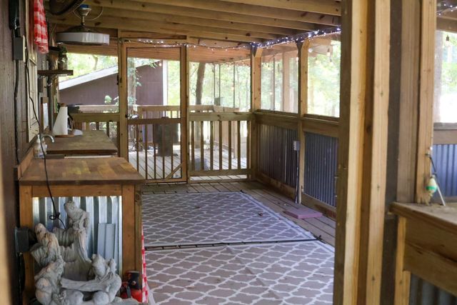 410 Lakeview Drive, Cleveland, TX 77327