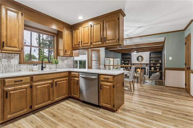 129 Stone Lake Court, Yorktown, VA 23693
