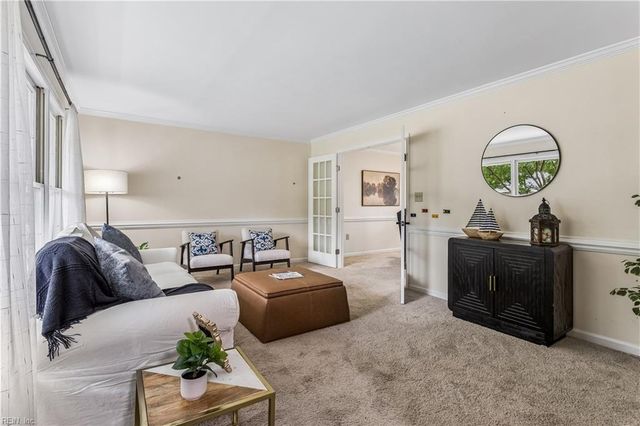 129 Stone Lake Court, Yorktown, VA 23693
