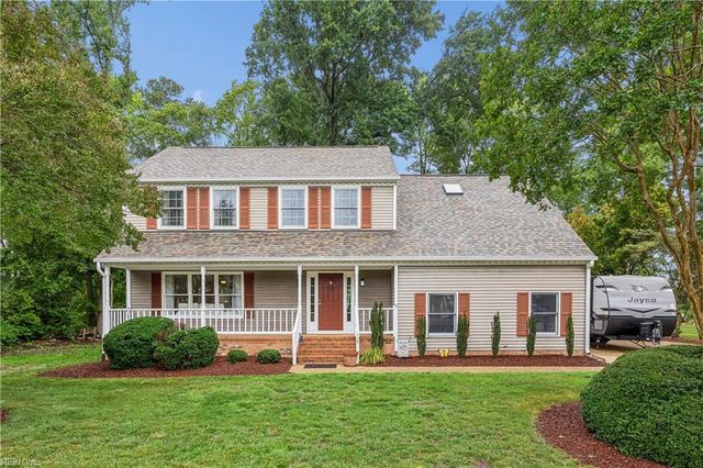 129 Stone Lake Court, Yorktown, VA 23693