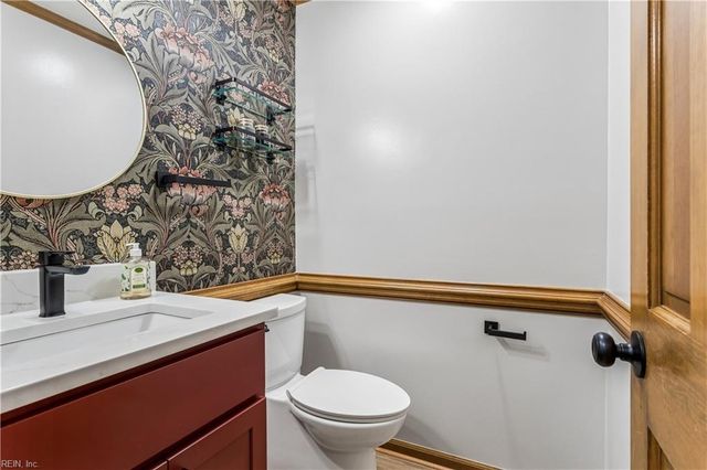 129 Stone Lake Court, Yorktown, VA 23693
