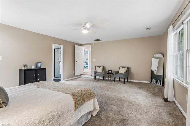 129 Stone Lake Court, Yorktown, VA 23693