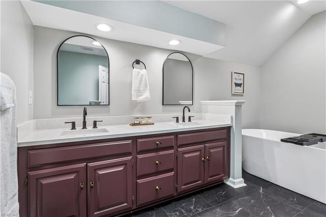 129 Stone Lake Court, Yorktown, VA 23693