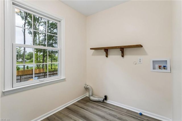 129 Stone Lake Court, Yorktown, VA 23693