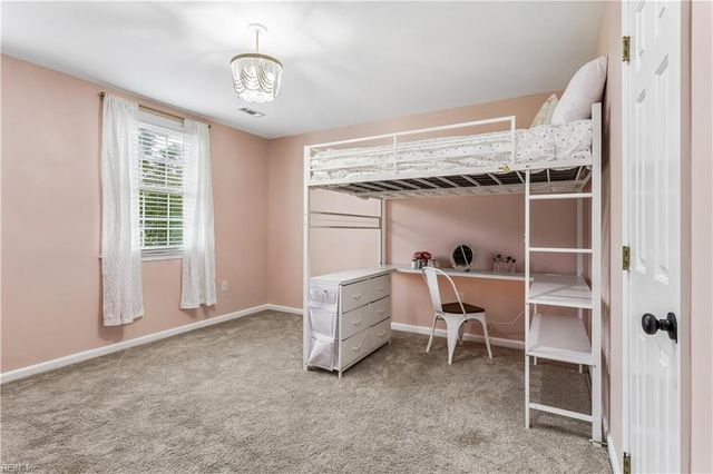 129 Stone Lake Court, Yorktown, VA 23693
