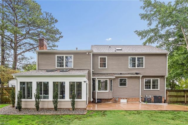 129 Stone Lake Court, Yorktown, VA 23693