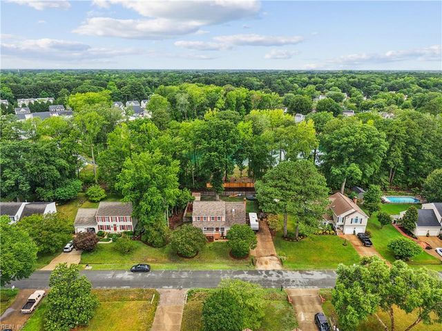 129 Stone Lake Court, Yorktown, VA 23693