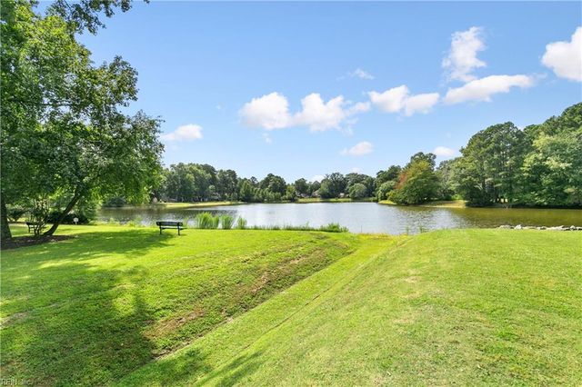 129 Stone Lake Court, Yorktown, VA 23693
