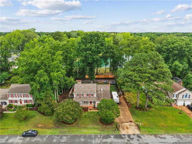 129 Stone Lake Court, Yorktown, VA 23693