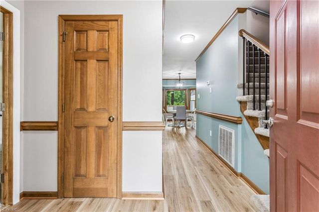 129 Stone Lake Court, Yorktown, VA 23693