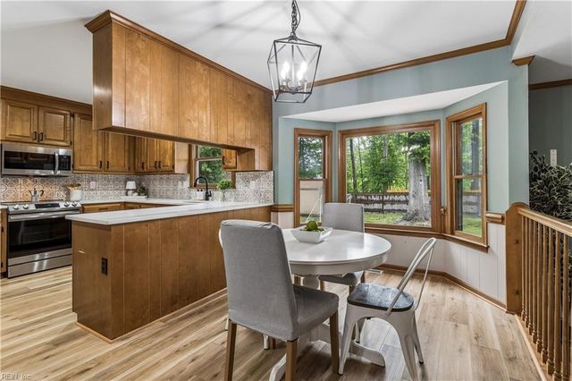 129 Stone Lake Court, Yorktown, VA 23693