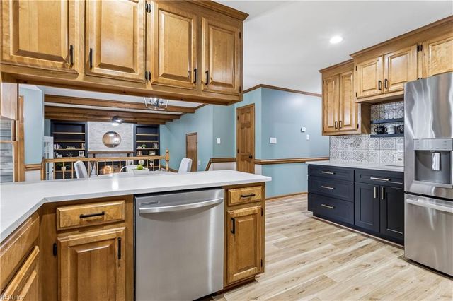 129 Stone Lake Court, Yorktown, VA 23693
