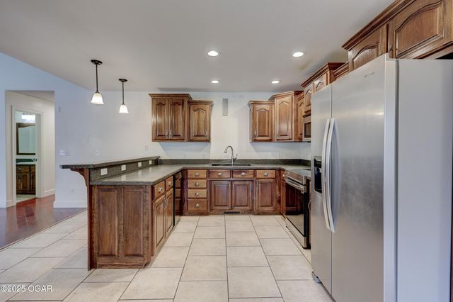 909 S Moffet Avenue, Joplin, MO 64801