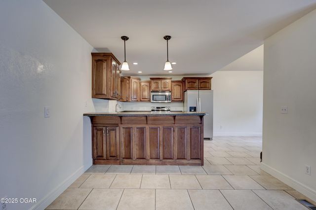 909 S Moffet Avenue, Joplin, MO 64801