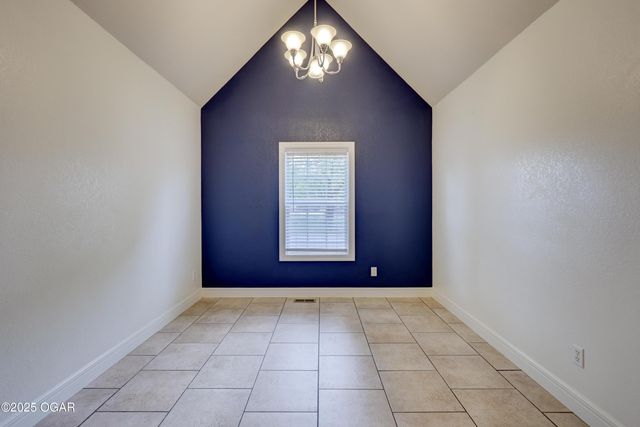 909 S Moffet Avenue, Joplin, MO 64801