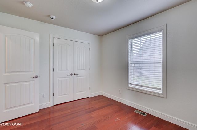 909 S Moffet Avenue, Joplin, MO 64801