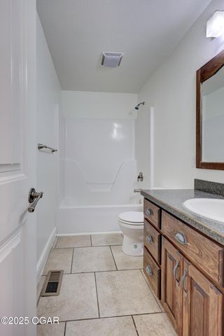 909 S Moffet Avenue, Joplin, MO 64801