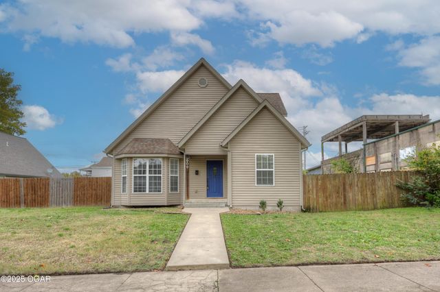 909 S Moffet Avenue, Joplin, MO 64801