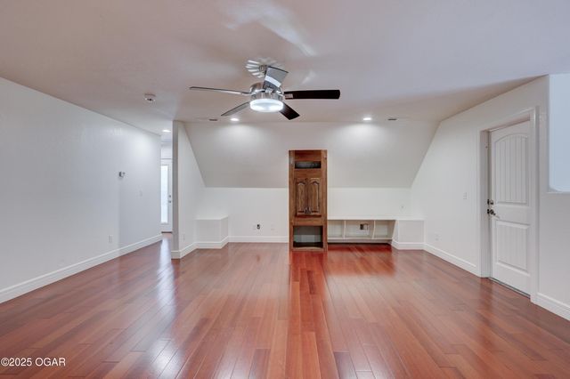 909 S Moffet Avenue, Joplin, MO 64801