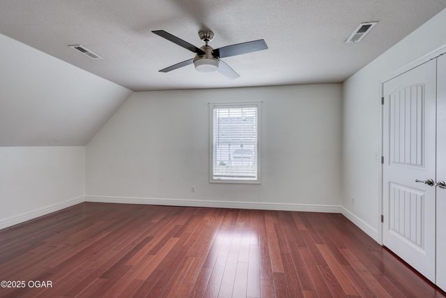 909 S Moffet Avenue, Joplin, MO 64801