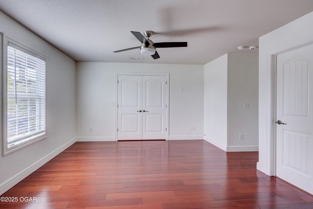 909 S Moffet Avenue, Joplin, MO 64801