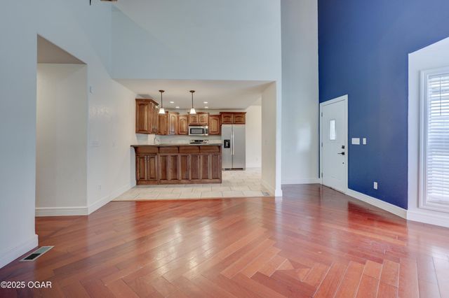 909 S Moffet Avenue, Joplin, MO 64801