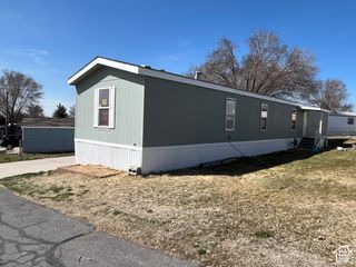 2600 N HILL FIELD RD #85, Layton, UT 84041