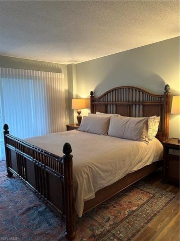 1300 Gulf Shore BLVD N 304, Naples, FL 34102