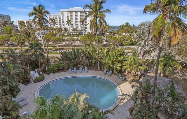 1300 Gulf Shore BLVD N 304, Naples, FL 34102