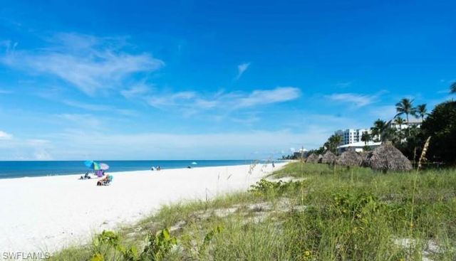 1300 Gulf Shore BLVD N 304, Naples, FL 34102