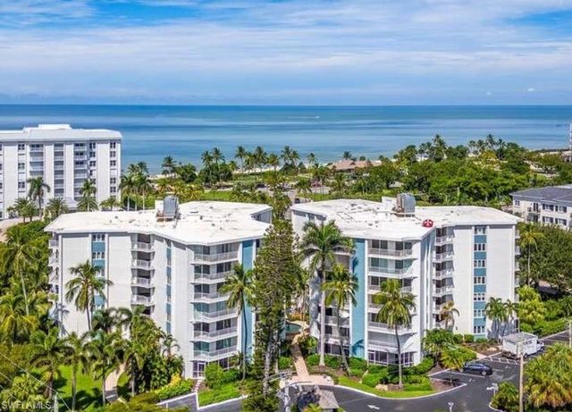 1300 Gulf Shore BLVD N 304, Naples, FL 34102
