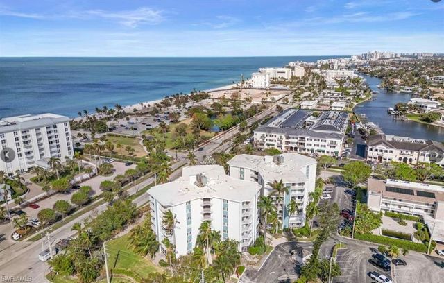 1300 Gulf Shore BLVD N 304, Naples, FL 34102