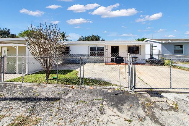 1311 SW 33rd Ter, Fort Lauderdale, FL 33312