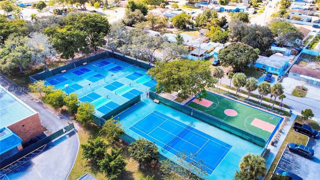 1311 SW 33rd Ter, Fort Lauderdale, FL 33312