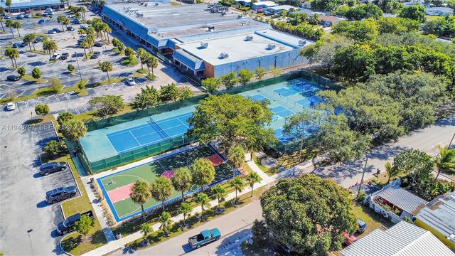 1311 SW 33rd Ter, Fort Lauderdale, FL 33312