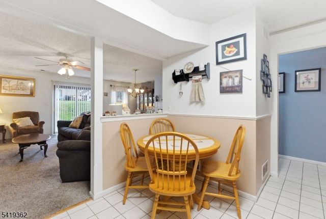 10 Betty Ct, Lebanon Boro, NJ 08833