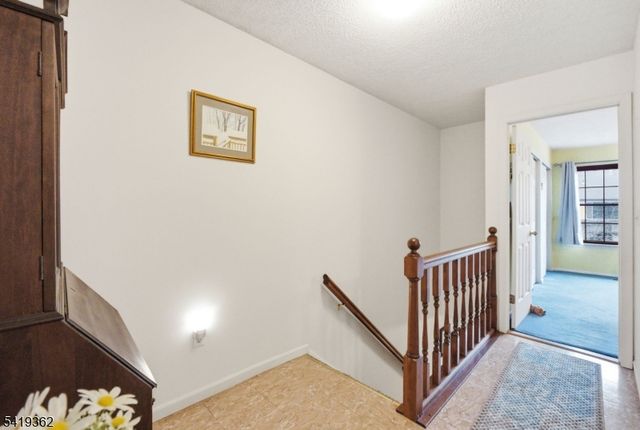 10 Betty Ct, Lebanon Boro, NJ 08833