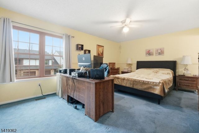 10 Betty Ct, Lebanon Boro, NJ 08833