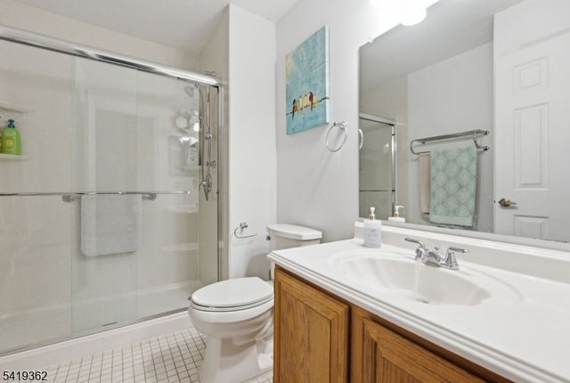 10 Betty Ct, Lebanon Boro, NJ 08833