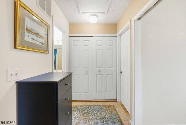 10 Betty Ct, Lebanon Boro, NJ 08833