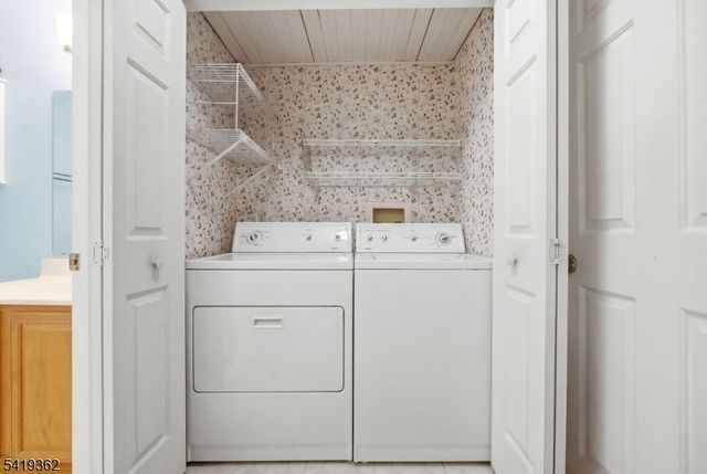 10 Betty Ct, Lebanon Boro, NJ 08833