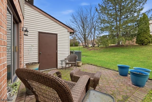 10 Betty Ct, Lebanon Boro, NJ 08833