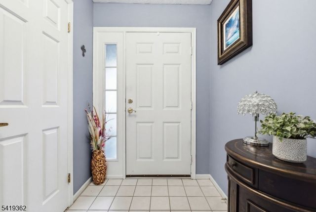 10 Betty Ct, Lebanon Boro, NJ 08833