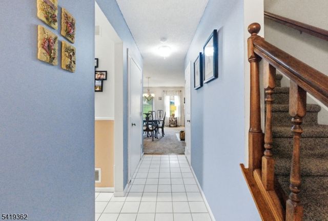 10 Betty Ct, Lebanon Boro, NJ 08833