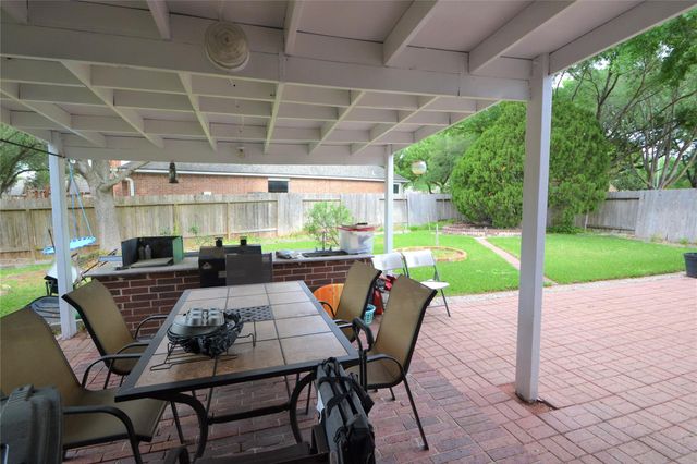 12110 Laurel Court, Stafford, TX 77477